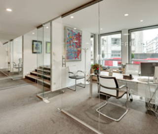 Bureau privé 68 m² 14 postes Coworking Rue Quentin-Bauchart Paris 75008 - photo 1